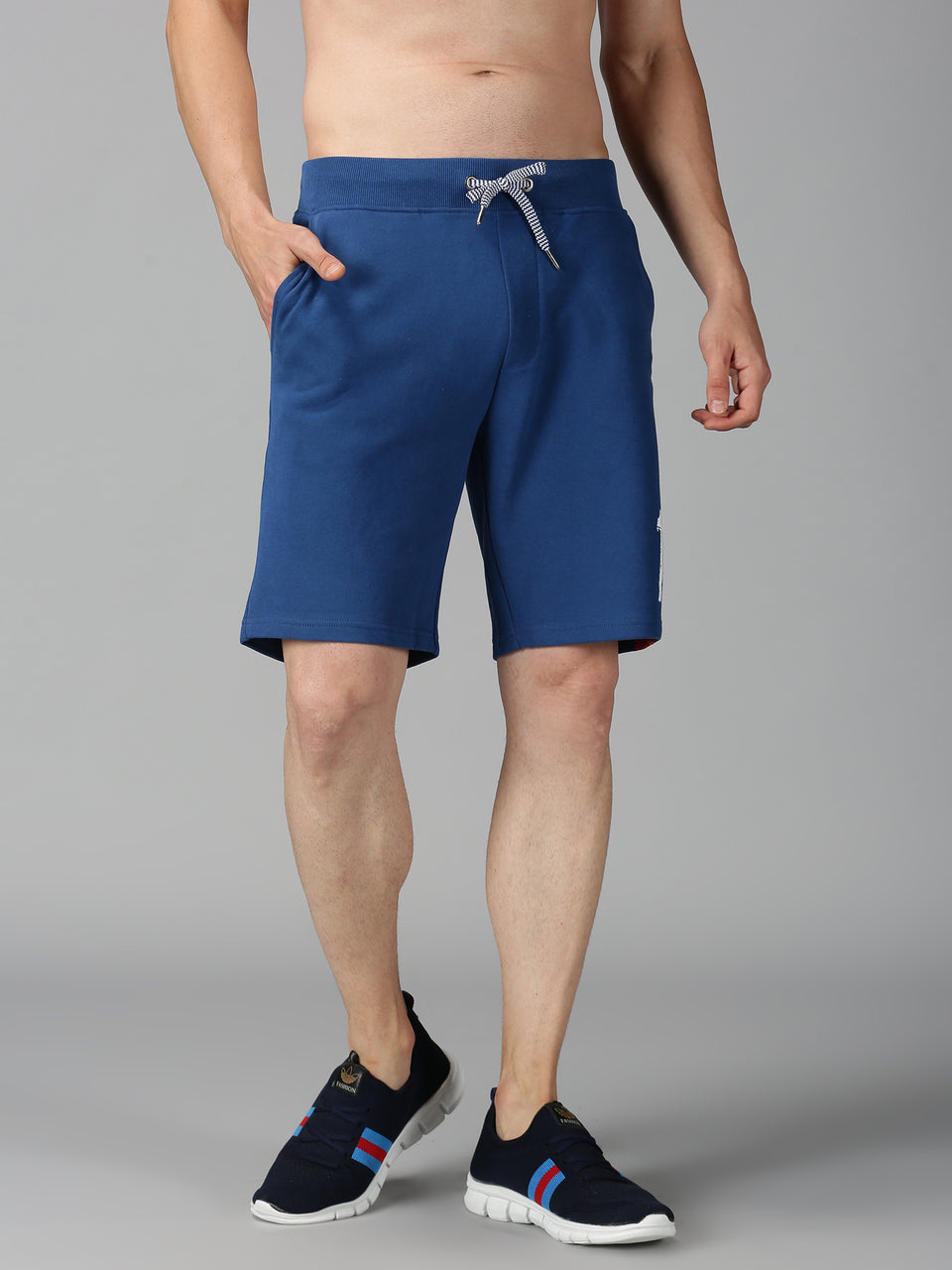 Men Blue Solid Side Printed Organic Cotton Stretchable Regular Baggy Shorts