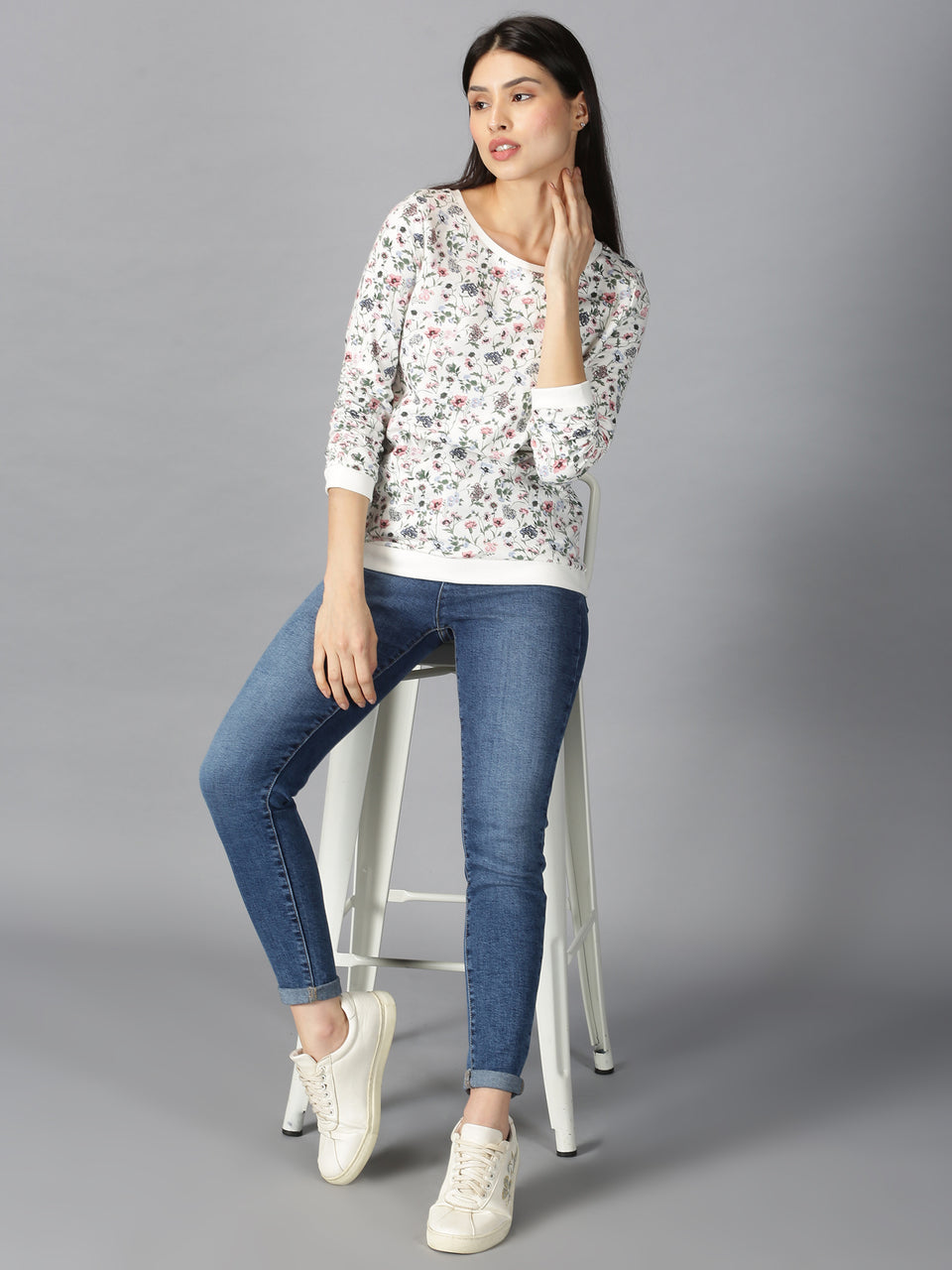 Women White Floral Printed Round Neck Casual T-Shirt