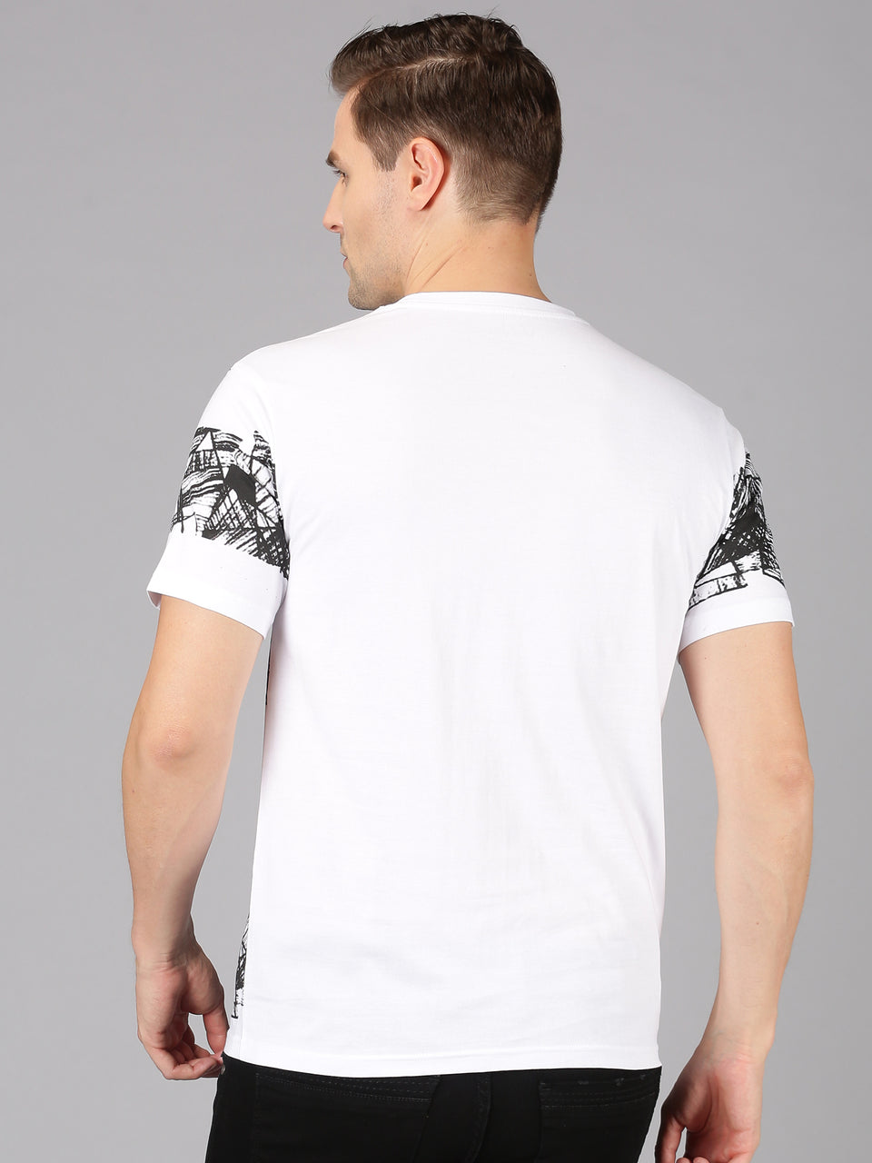 Men white typographic crew neck t-shirt