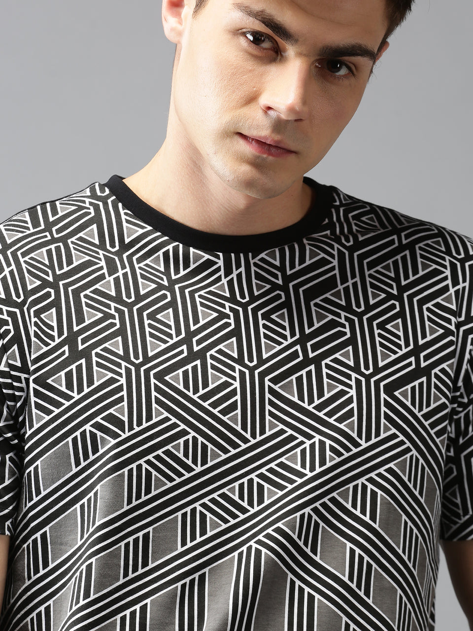 Men Black White Printed Organic Cotton Round Neck Half Sleeve Casual T-Shirt