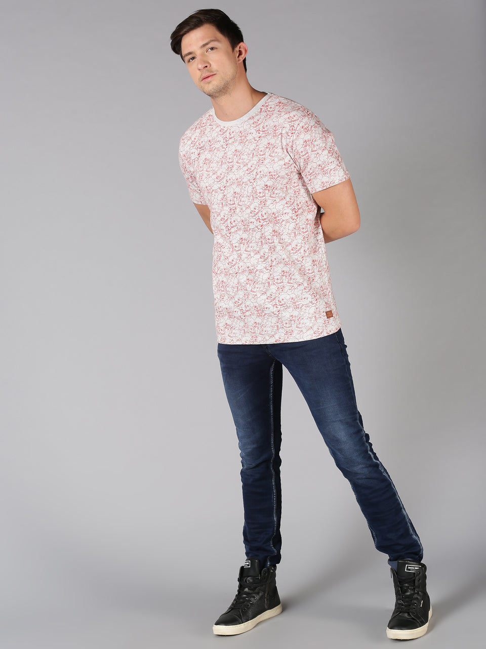 Men pink all over printed crew neck t-shirt