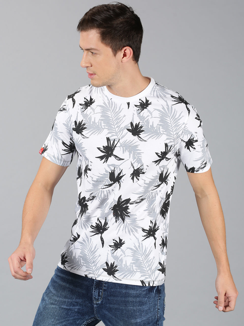 Men White Floral Print Crew Neck T-shirt