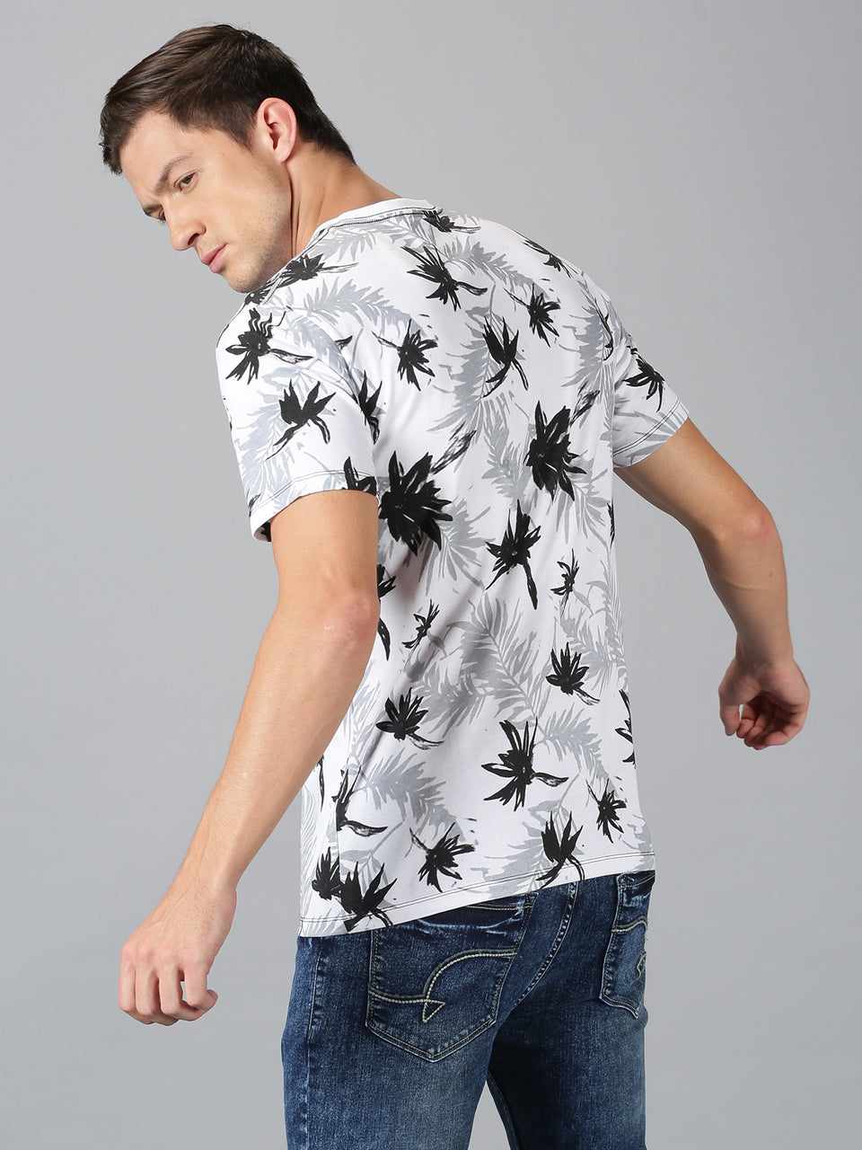 Men White Floral Print Crew Neck T-shirt