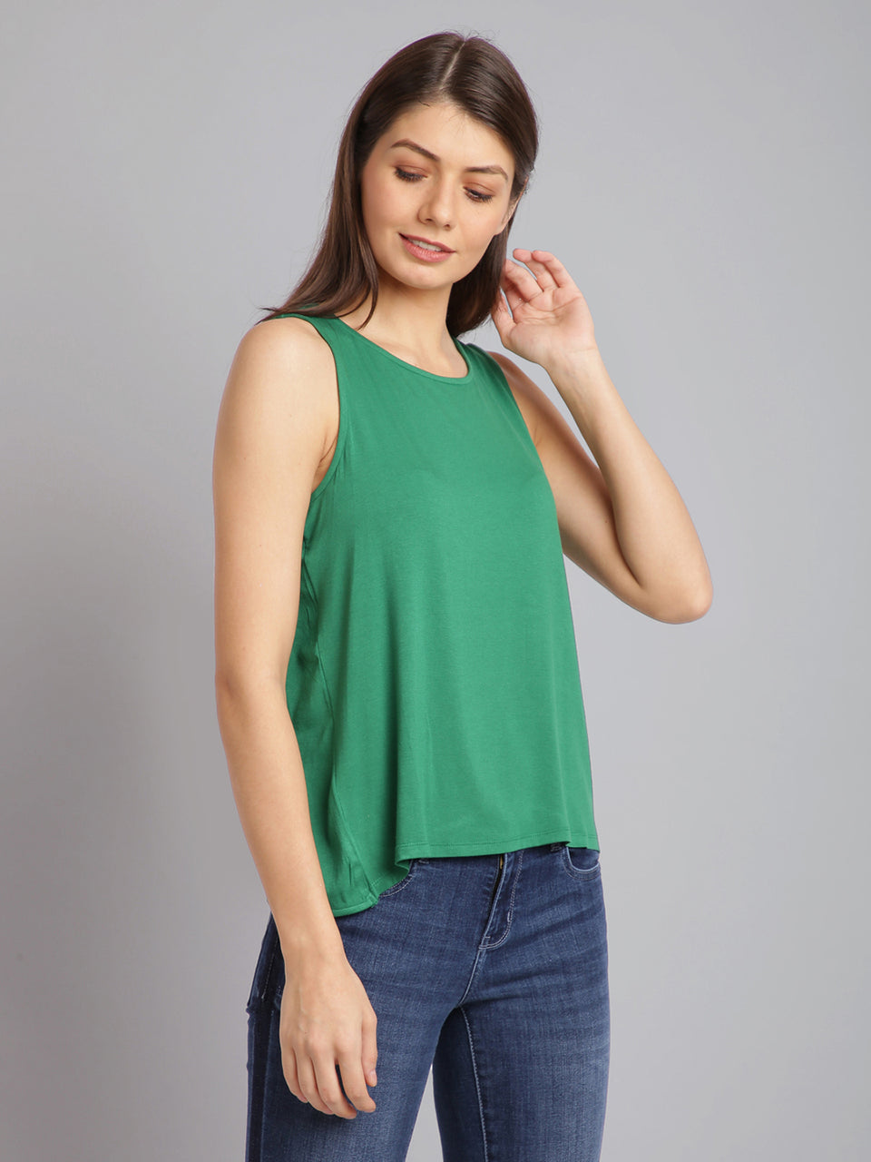 women solid green sleeveless tank tops